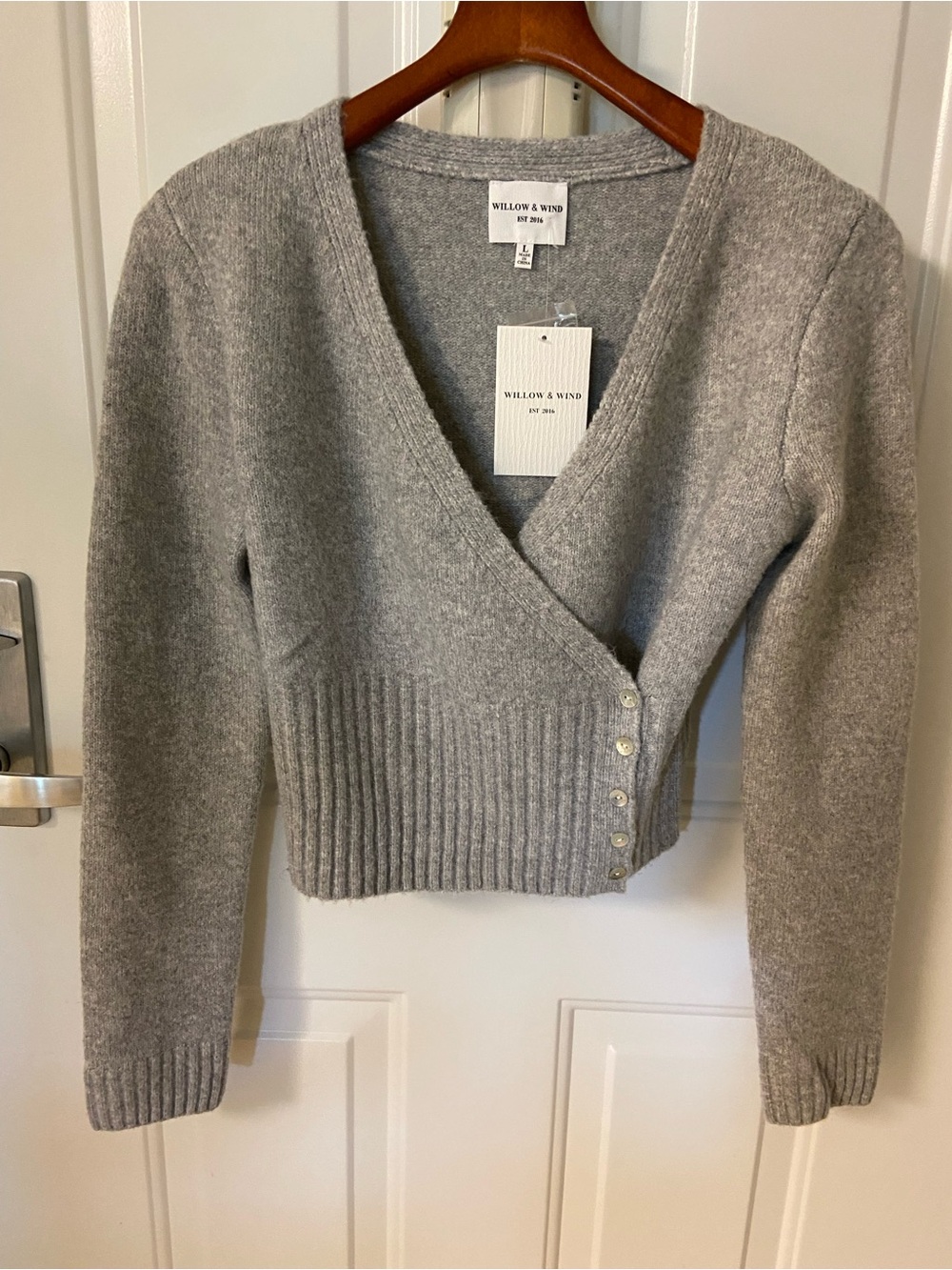 🩶Gray Wrap Light 
Gray Button Sweater🩶